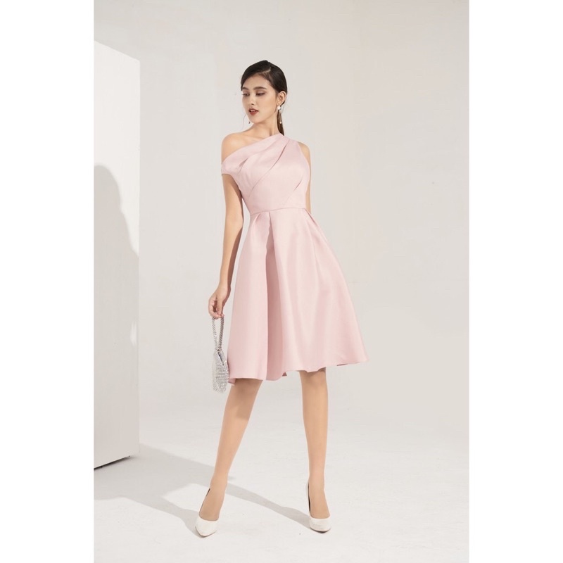 Pass đầm Eva de eva  size L newtag