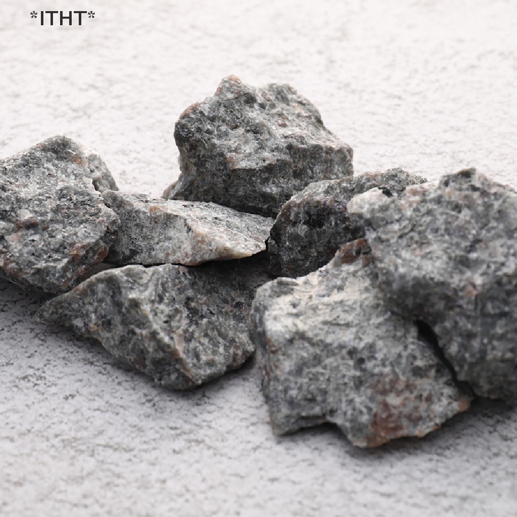 Đá lửa syenite UV chứa tinh thể thô khoáng sodalite huỳnh quang