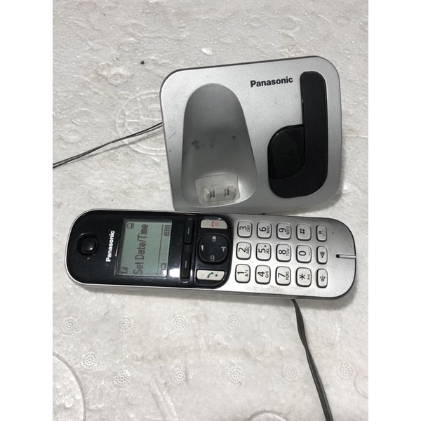 Điện thoại mẹ bồng con Panasonic KX-TGC210