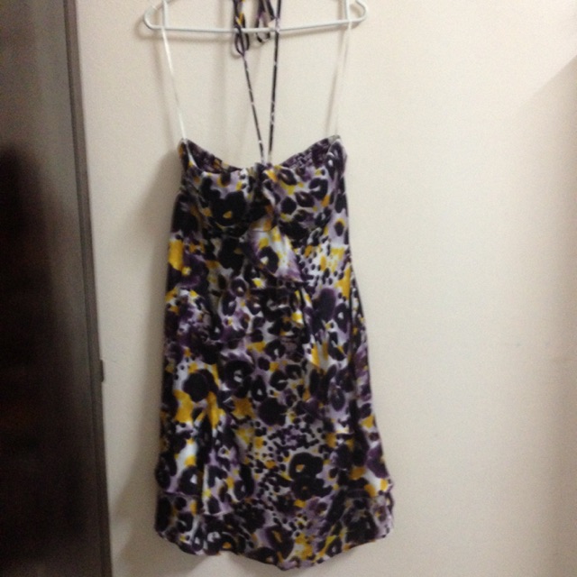 Váy quây có buộc dây của Jessica Simpson