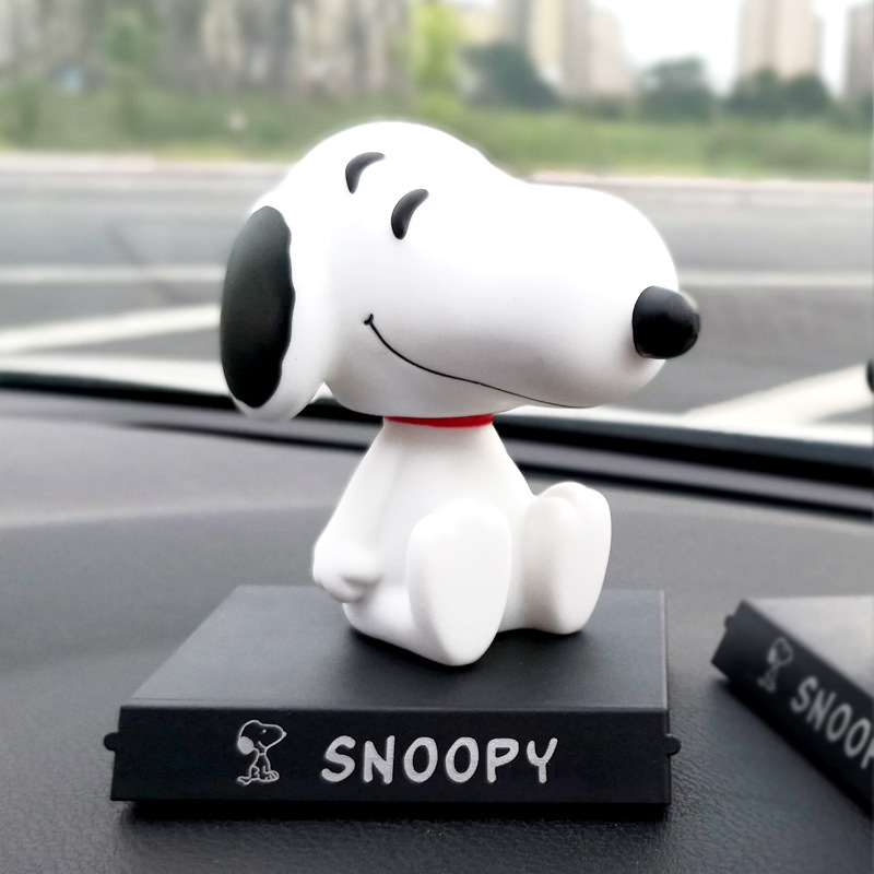 Phụ Kiện Trang Trí Xe Ô Tô Hình Chó Snoopy Lắc Lư Đầu Đáng Yêu