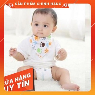 Yếm ăn dặm có cúc cài