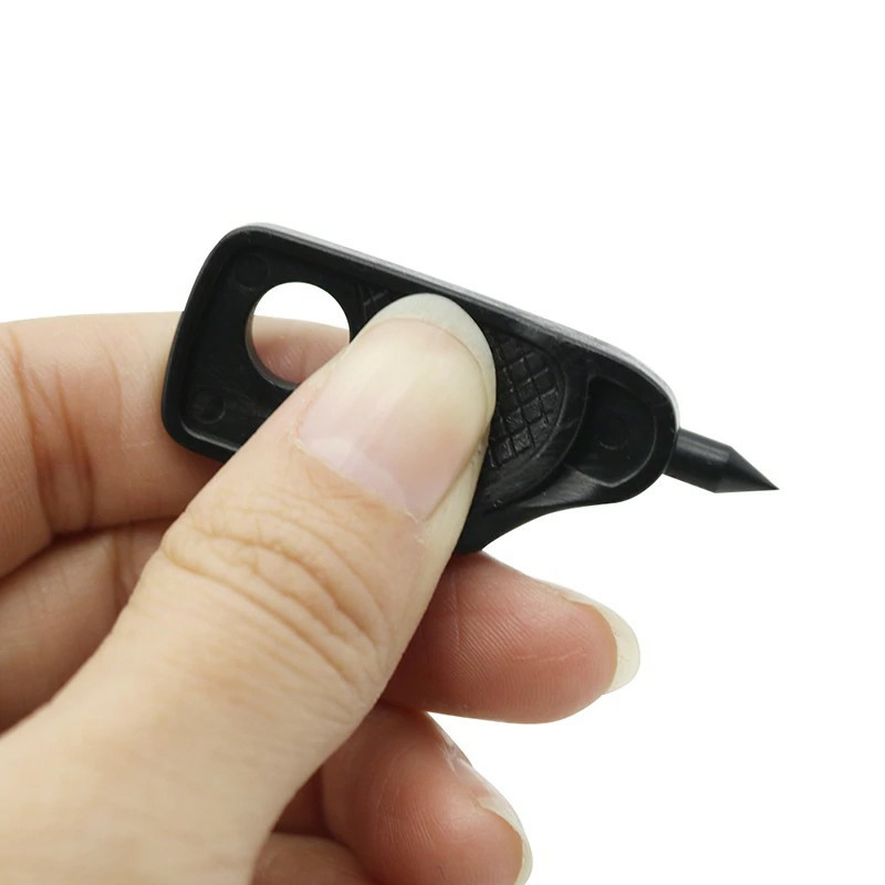 Dụng cụ dùi lỗ 4mm gắn béc tưới nhỏ giọt