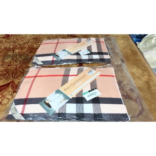 Gối kẻ burberry sẵn hàng ( giá cho 1 sản phẩm)