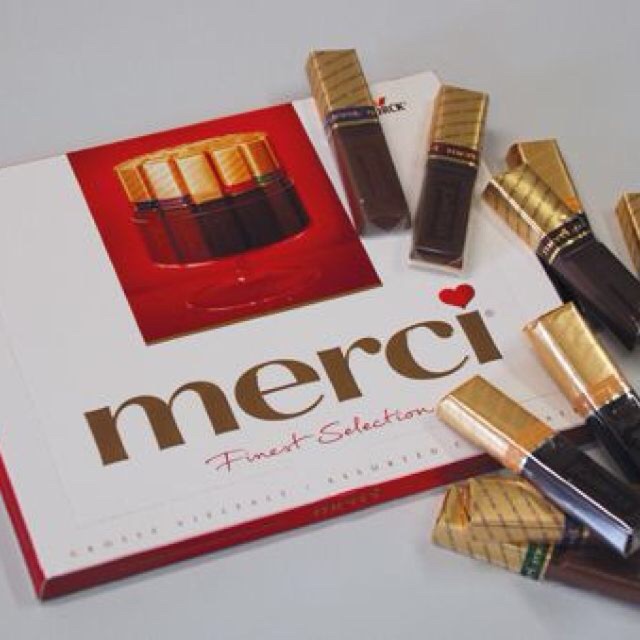 Sô cô la Merci Finest hộp 675g date T6/22 Đức