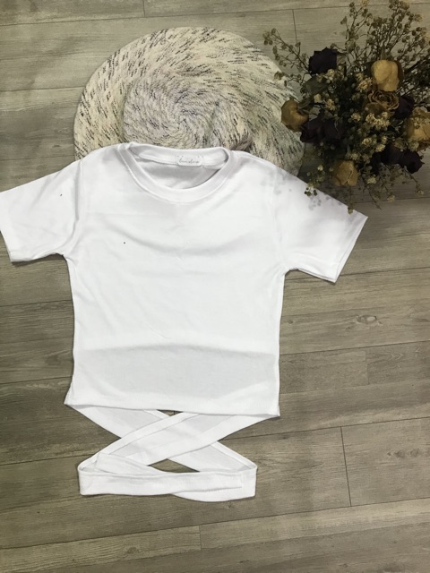 Áo croptop tay ngắn thắc nơ sau lưng | BigBuy360 - bigbuy360.vn
