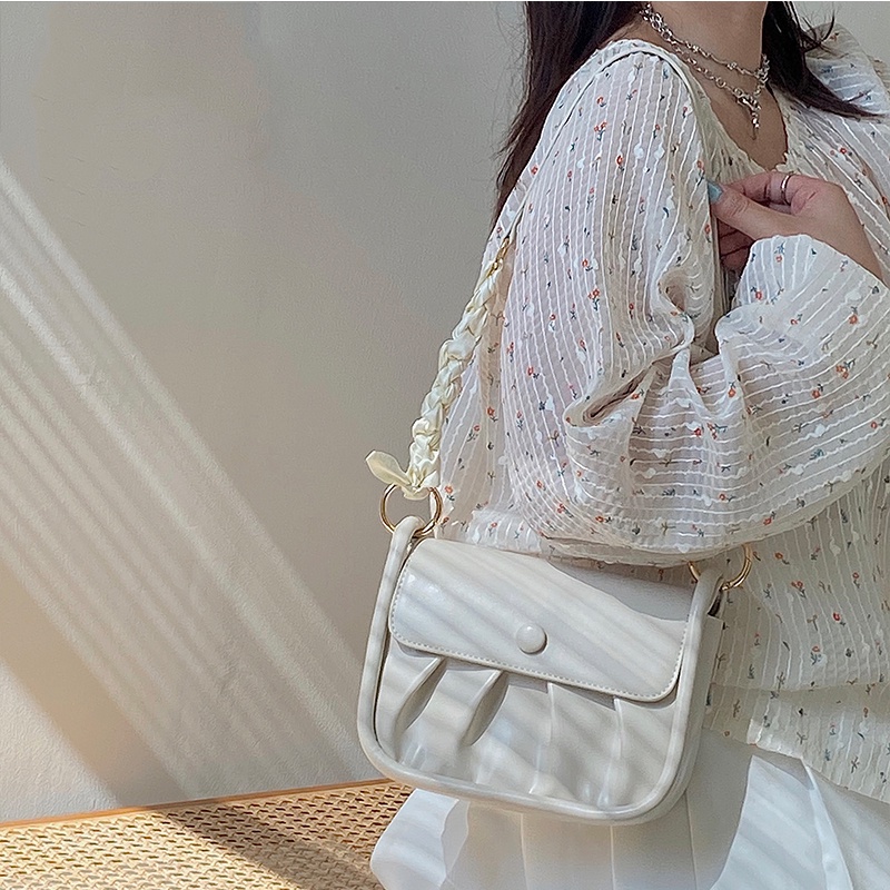 Túi Đeo Vai Hình Đám Mây Phối Dây Xích Thời Trang Dành Cho Nữ