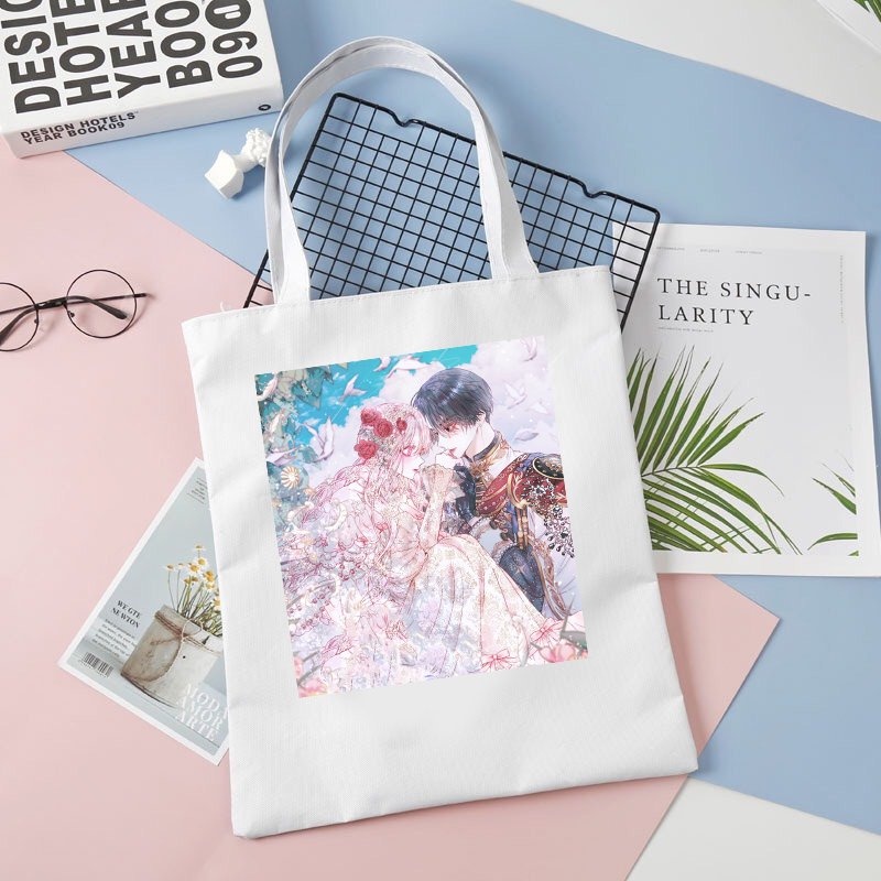 Túi tote vải trắng in hình TRỞ THÀNH GIA ĐÌNH CỦA NHÂN VẬT PHẢN DIỆN manhwa