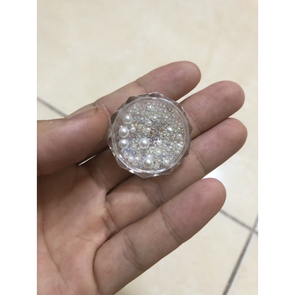 Hộp hơn 100 hạt trang trí móng siêu đẹp đủ mọi kích thước