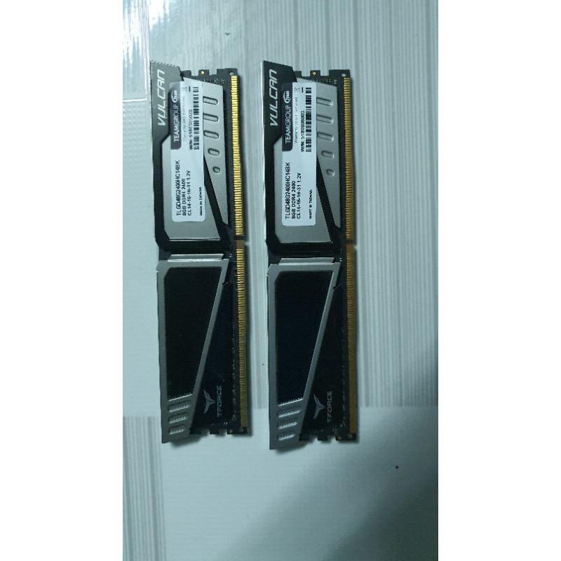 Ram ddr4 8gb team vulcan bus 2400 như hình