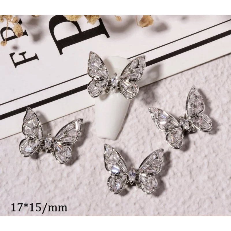 Charm bướm đá canh rung cao cấp