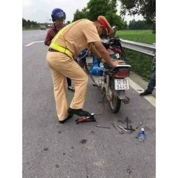 BƠM HƠI ĐẠP CHÂN  DÙNG CHO XE HƠI,XE MÁY,XE ĐẠP HÀNG CAO CẤP