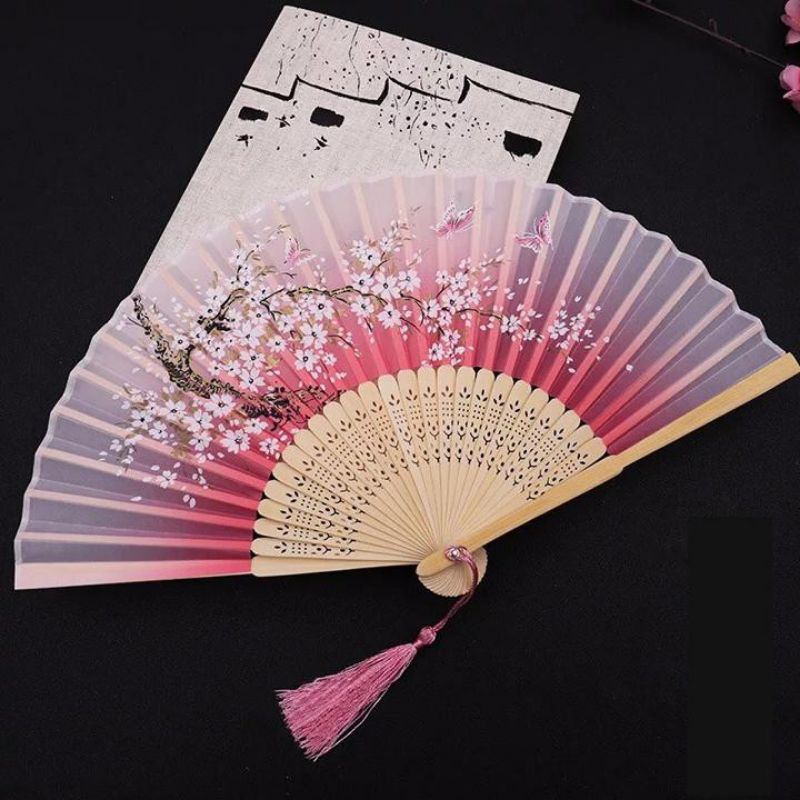 Quạt gổ  , quạt tròn phụ kiện thời trang chụp ảnh phối áo dài dành cho bé