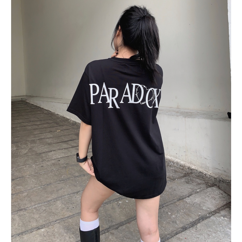 Áo thun form rộng Paradox tay lỡ - Unisex - In hình - SURROUNDED BY LOVE - Màu đen