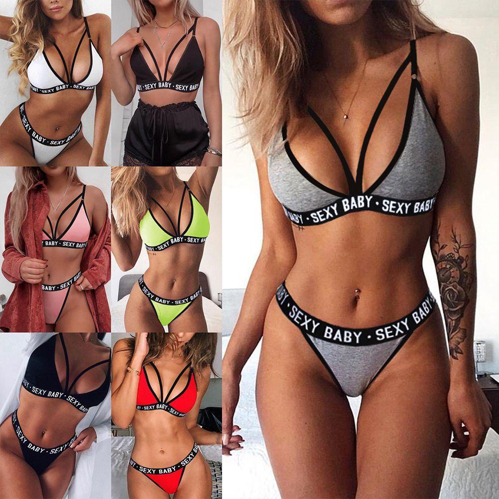 Bộ Đồ Lót Thể Thao Gồm Áo Ngực + Quần Lọt Khe Và Quần Lót In Chữ Thời