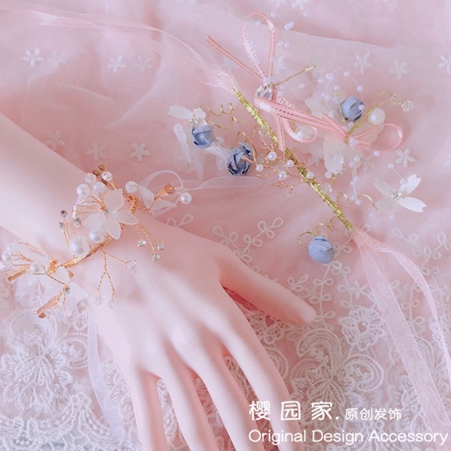 Vòng tay hoa Lolita