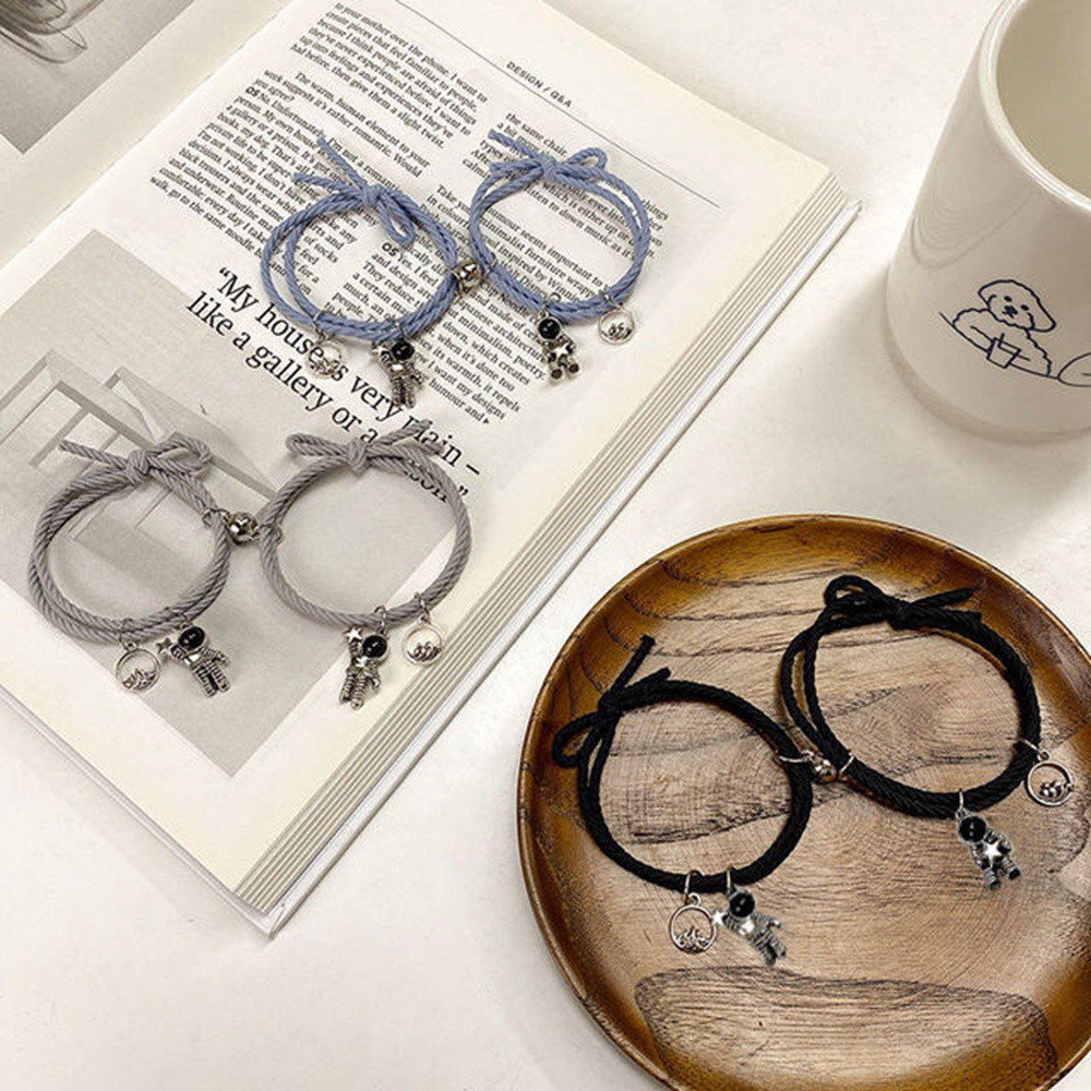 Cặp vòng tay dây bện mặt phi hành gia có nam châm hút nhau nhiều màu tùy chọn dành cho cặp đôi | BigBuy360 - bigbuy360.vn