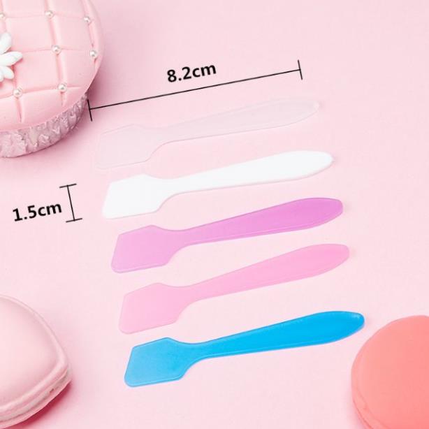 Muỗng múc kem  body xinh xắn, nhiều màu