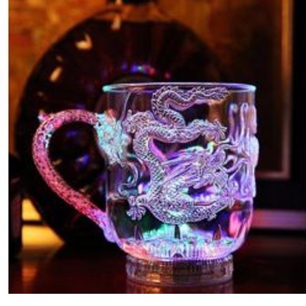 - Cốc phát sáng đổi màu cảm ứng size to an toàn mới đẹp-Cốc uống nước đèn Led phát sáng nhiều màu