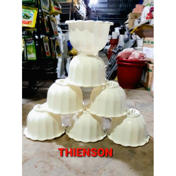 Chậu Nhựa Tròn Bầu Có Kèm Móc Treo