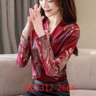 (AB2312) Áo kiểu nữ vạt chéo vải nhung tay dài họa tiết lạ mắt độc đáo