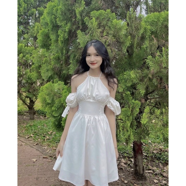 ĐẦM CỔ YẾM TAY PHỒNG RỚT VAI