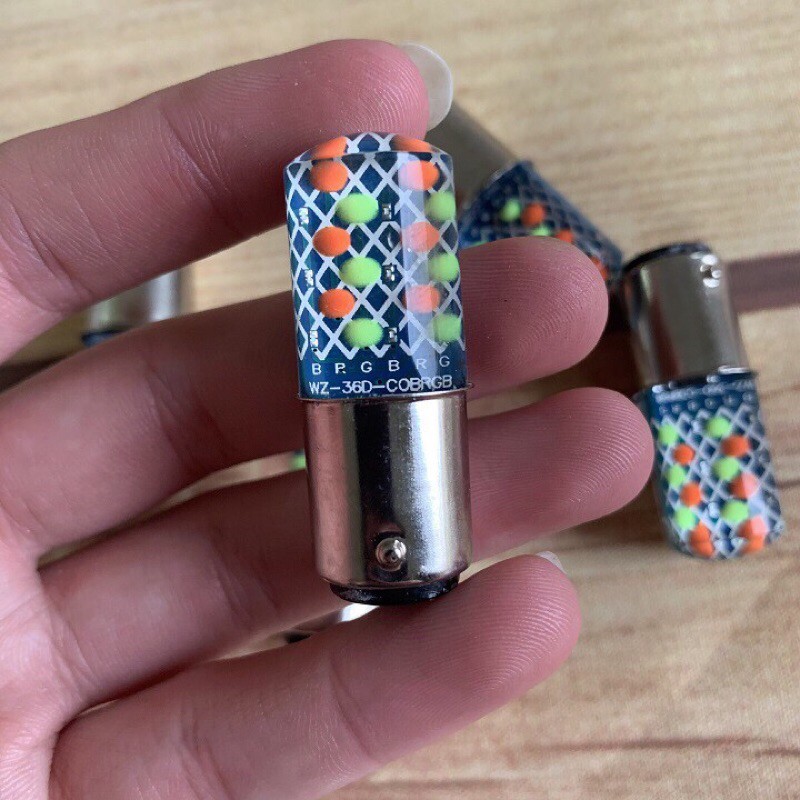 Đèn led hậu nháy 7 màu đẹp long lanh.