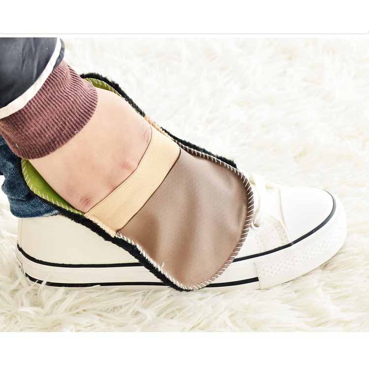 Găng tay lau giày, dụng cụ vệ sinh giày bằng lông hiệu quả với mọi loại giày dép