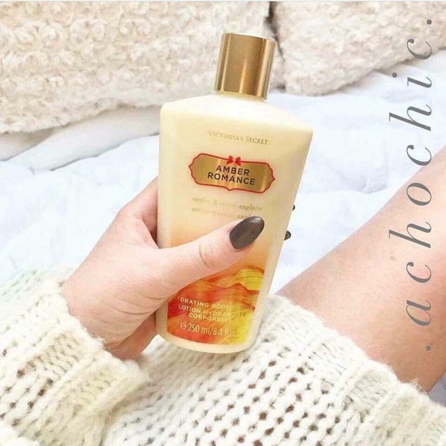 🌻 Dưỡng thể nước hoa Victoria Secret Amber Romance - 250ml [𝗛𝗮𝗹𝗼𝗴𝗲𝗻𝗻𝗻 ⁂] 🌻