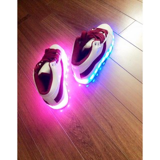 [HÀNG CÓ SẴN] Giày Đèn Led Móc Đỏ
