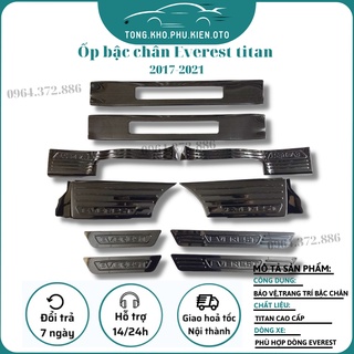 Bộ Ốp Bậc Cửa Trong Ngoài Xe Ford Everest 2017-2021, chất liệu Titan