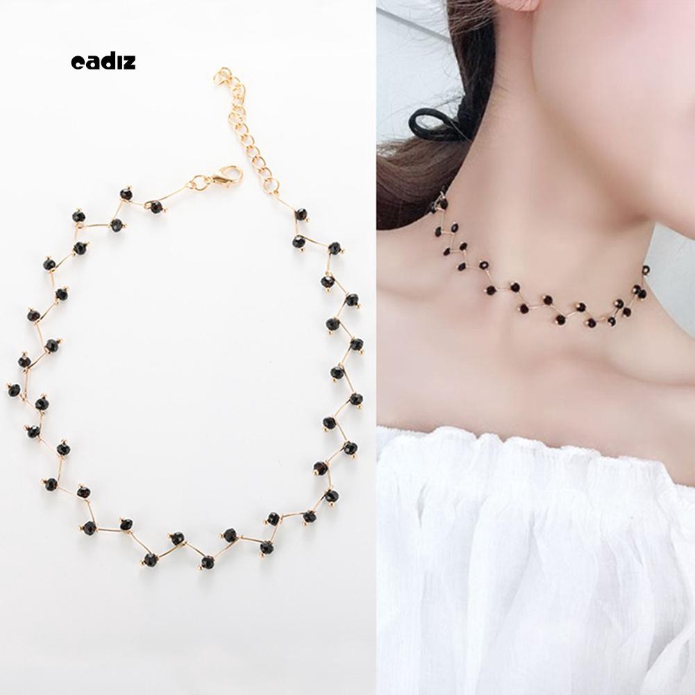 Vòng cổ choker đính hạt đen quyến rũ