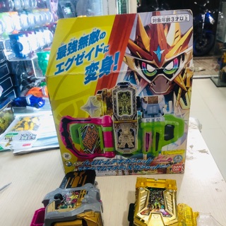 Đồ chơi siêu nhân Gashat Dx Hyper Muteki + Dx Maximum Migty x
