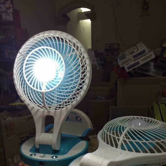 Quạt tích điện mini 