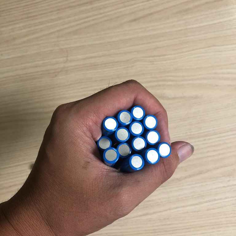 Pin sạc lithium Ultrafire 10440 1000mAh 3.7v