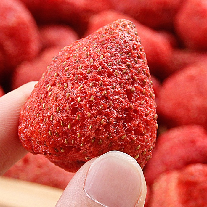 Dâu tây sấy khô giòn