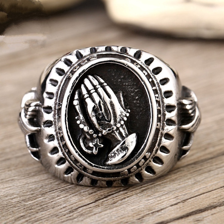Nhẫn khắc hình bàn tay cầu nguyện dành cho phái mạnh