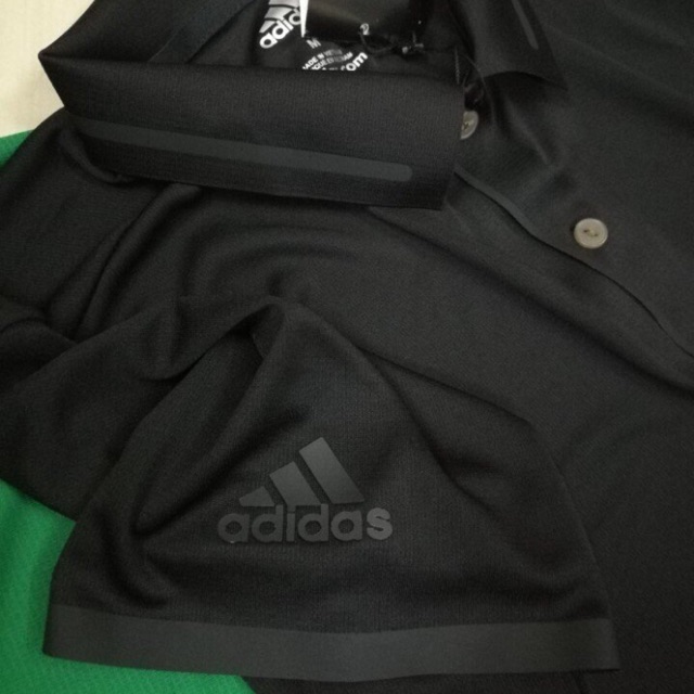 Adidas có cổ