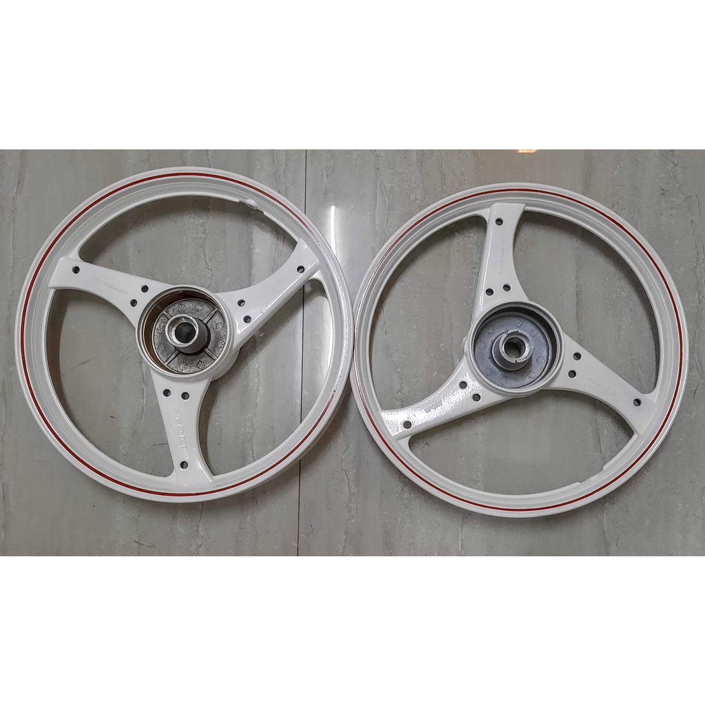 Mâm  3D dùng cho xe Dream / Wave nhỏ đời cũ