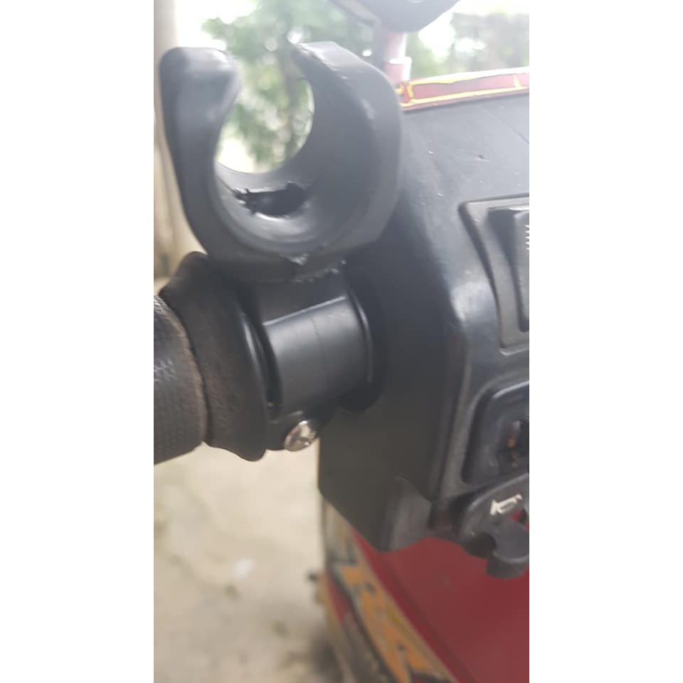 Kẹp đèn pin trợ sáng cho xe máy,xe đạp xoay 360 độ điều chỉnh tiêu cự