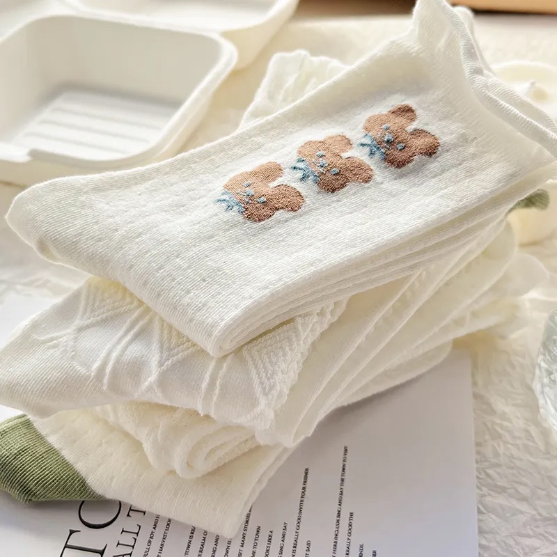1 Đôi Tất Cotton Ngang Bắp Chân In Họa Tiết Thỏ Hoạt Hình Phối Ren Trắng Xanh Lá Thời Trang Mùa Thu Cho Nữ