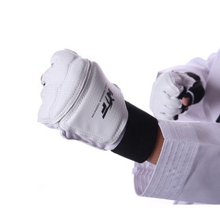 Găng tay da pu bảo vệ khi tập võ taekwondo