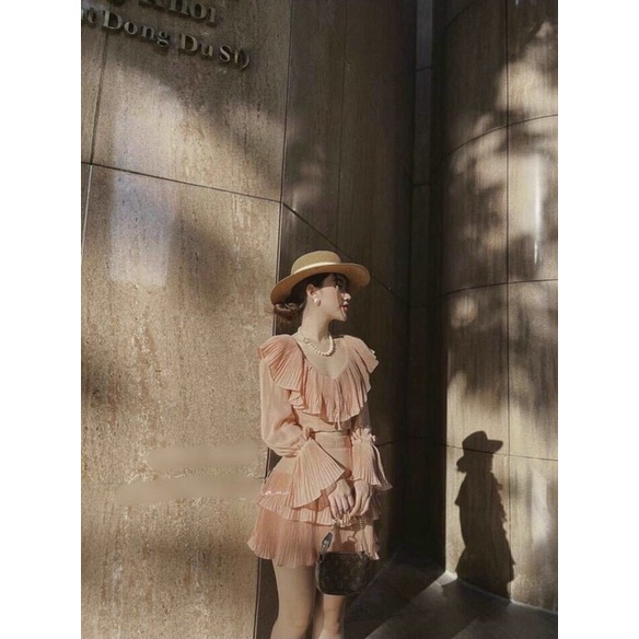 Sét bộ áo tay dài cổ chữ V mix chân váy xếp tầng phối bèo thời trang có thể diện nhiều kiểu cách xinh xắn