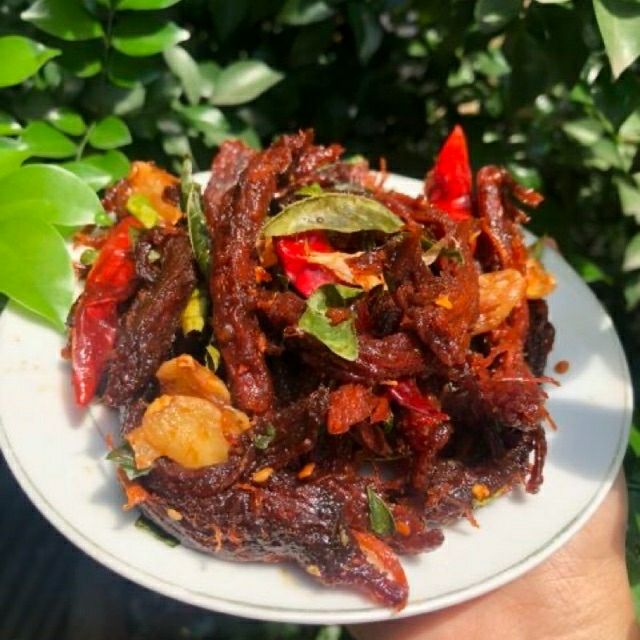 Khô bò Hồng Ngự đập lá chanh tỏi ớt cay cay