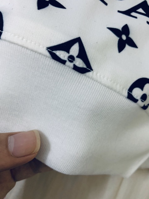 Áo nỉ dài tay thu đông hiệu LV | BigBuy360 - bigbuy360.vn