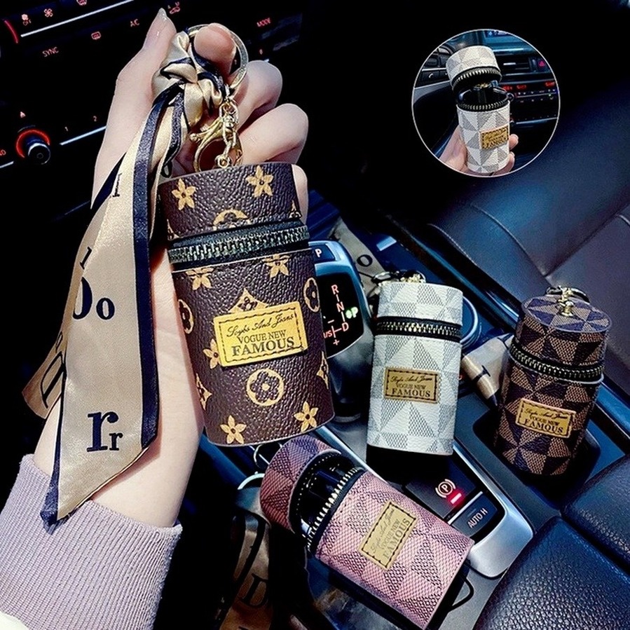 （Hàng giao ngay）tiktok Móc khóa hình túi đựng son môi mini phối hoa kiểu cổ điển