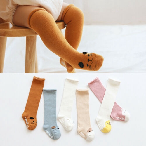 Đôi vớ cao qua gối chất liệu cotton mềm dành cho các bé 0-3 tuổi