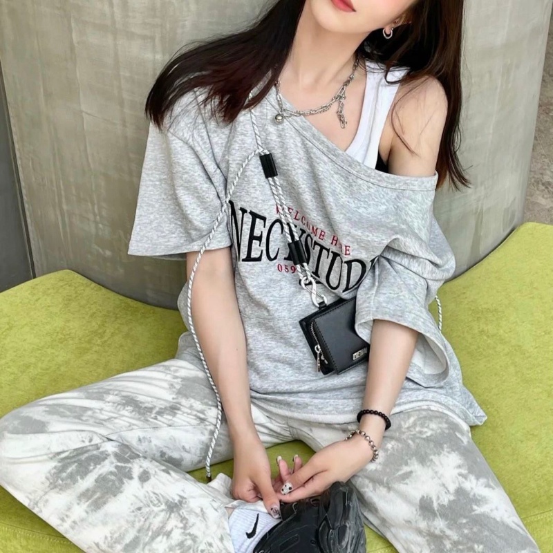 Set đồ COZOKC gồm áo thun không tay và áo khoác ngoài ngắn tay trễ vai phong cách Hàn Quốc cho nữ