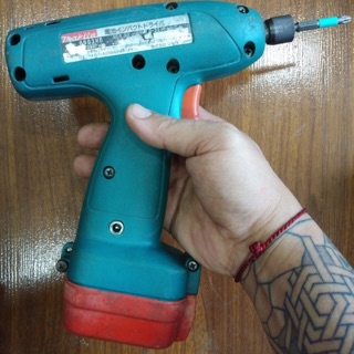 Nsv máy bắn vít makita nhật bãi pin 4ah sạc 220v