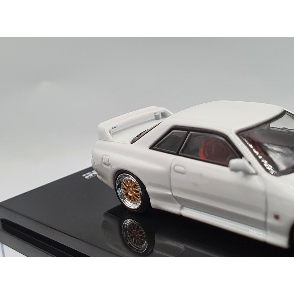 Xe Mô Hình Nissan Skyline GT-R (R32) 1:64 Inno ( Trắng )